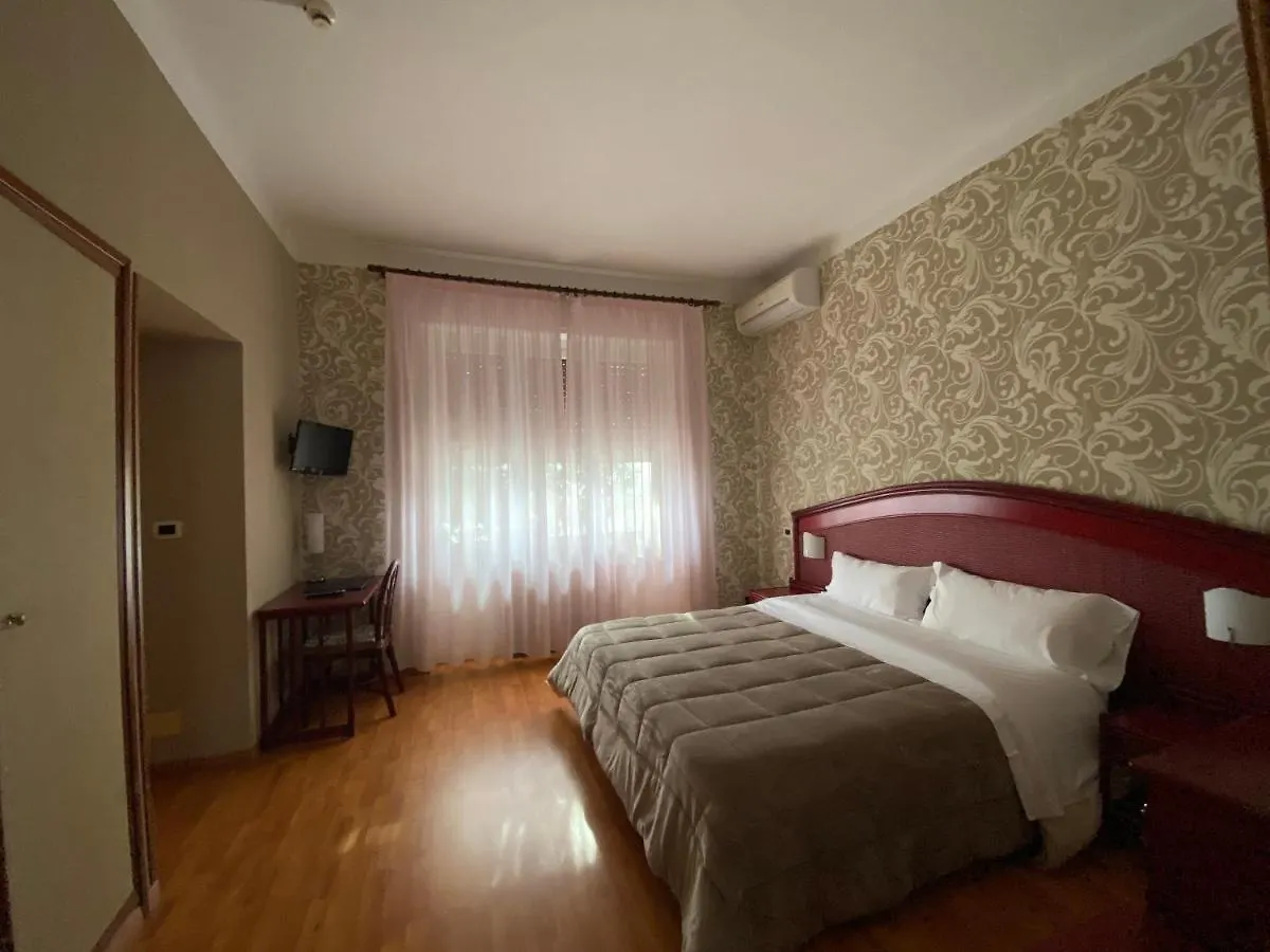 Hotel Kristina Imperia 3*,  Italië