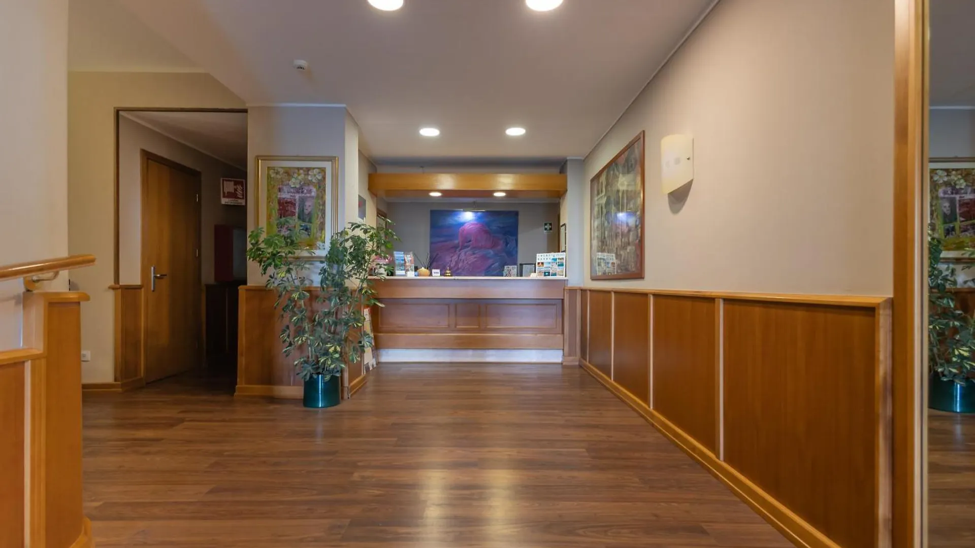 Hotel Kristina Imperia 3*,